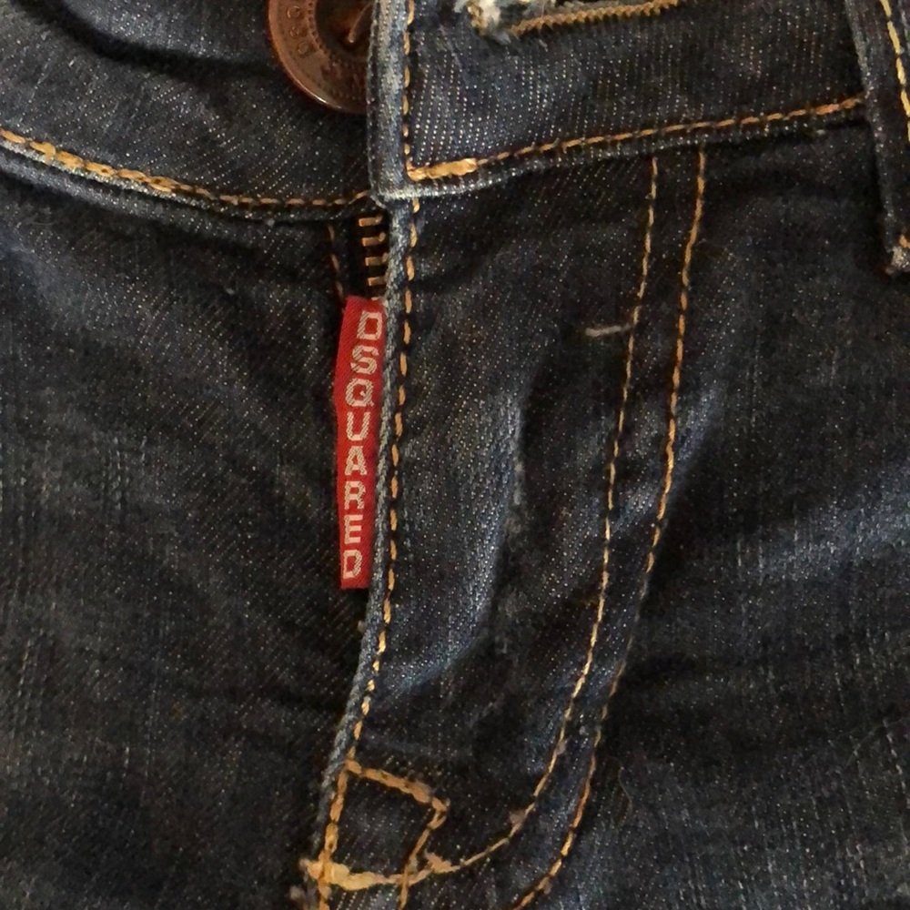 Distressed stretch dsquared2 womens skinny jeans. Super cute!